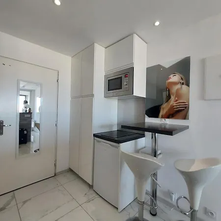 Naturiste Cap D'agde Heliopolis F 72